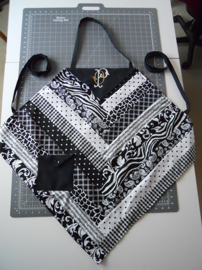 Black & White apron